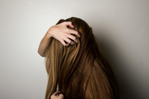 ¿Cómo saber si tu caída de pelo es normal o excesiva?